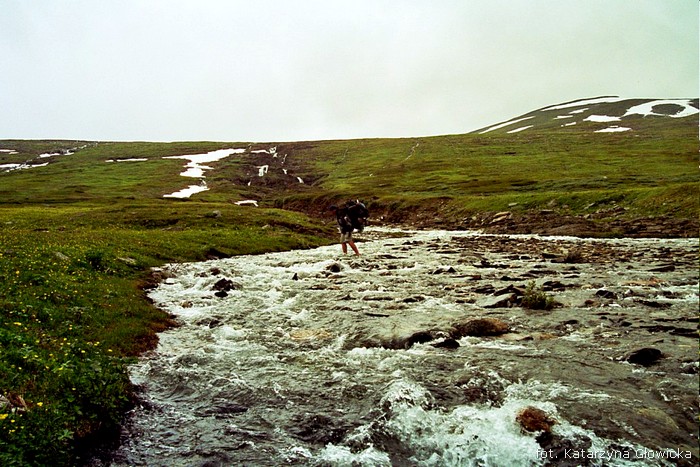 Tędy wiedzie szlak... to jedyne miejsce, gdzie ciężki plecak daje poczucie bepieczeństwa, komfortu :)
