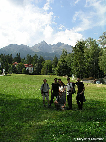 Poczatek trasy na Tatrzanska Lomnice (to ten szczyt w gorze :)